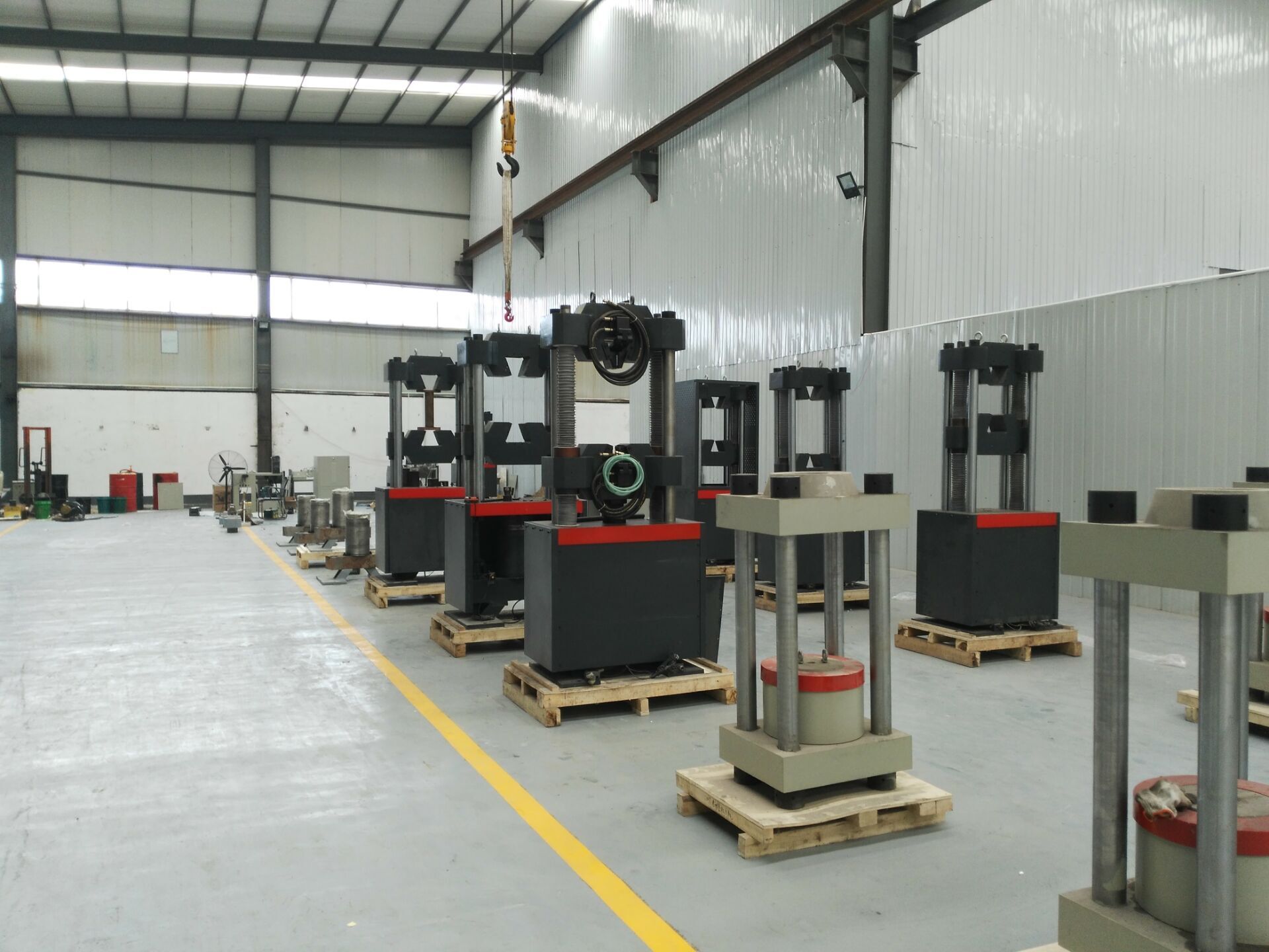 1000KN��(sh��)�@ʽҺ���f(w��n)��ԇ�(y��n)�C(j��)